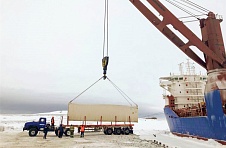 Теплоход «Спарта III» доставил груз для строительства  аэродрома в Арктике