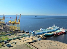 Паромы линии "Усть-Луга" - Балтийск" доставят в марте в Калининградскую область более 30 тыс. тонн цемента